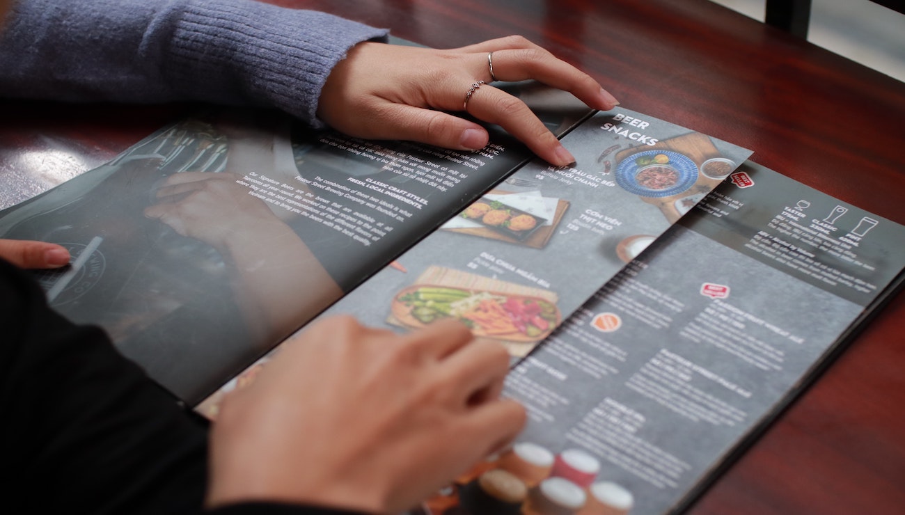 An online delivery food service reduce printing costs